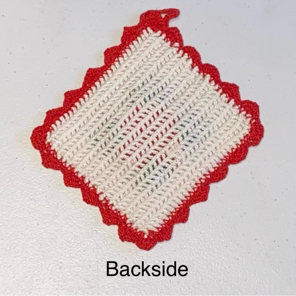 Vintage 1950s Crochet 4-Piece Doily Set in Red and White - Picture 6 of 16